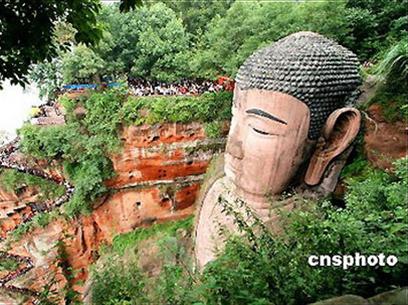 Hình bài viết Tượng Phật trên vách đá Lạc Sơn
