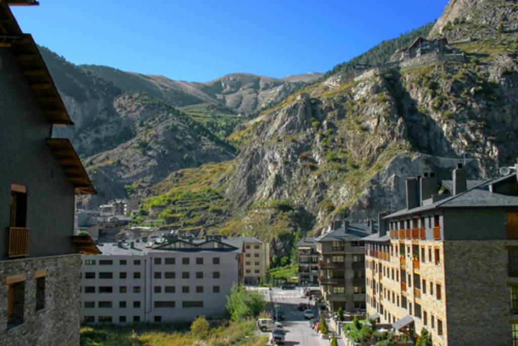 Hình bài viết Andorra - Siêu thị khổng lồ dành cho khách du lịch