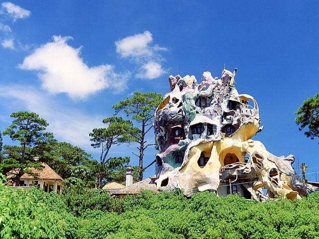 Hình bài viết “Ngôi nhà điên” ở Đà Lạt lọt top 3 những phòng khách sạn kỳ lạ nhất thế giới