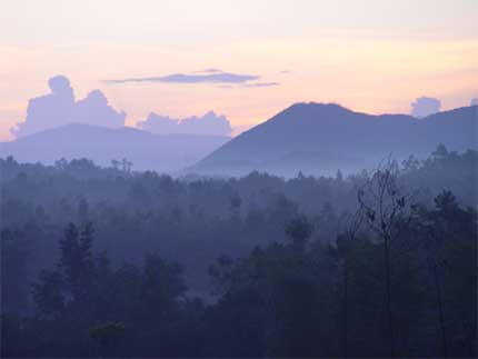 Hình bài viết Núi Răng Cưa - Trà Bồng - Quãng Ngãi