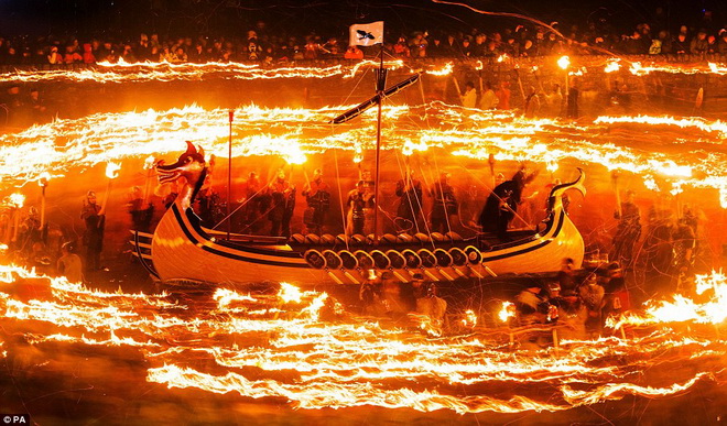 Hình bài viết Độc đáo lễ hội lửa quốc tế