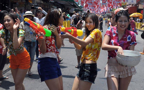 Hình bài viết Tham gia lễ hội Songkran của Thái Lan
