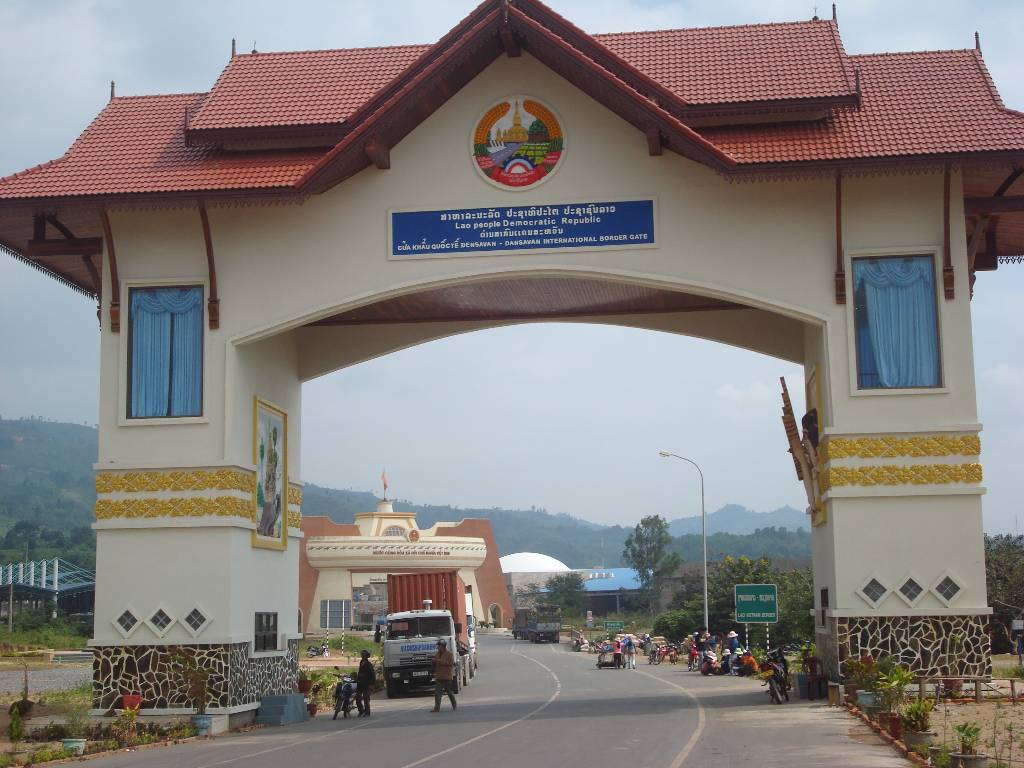 Hình ảnh Tu Lao Nhin sang Viet Nam - Khu căn cứ quân sự Khe Sanh