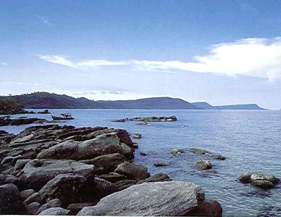 Hình ảnh Bờ đá ven đảo Phú Quý - Đảo Phú Quý