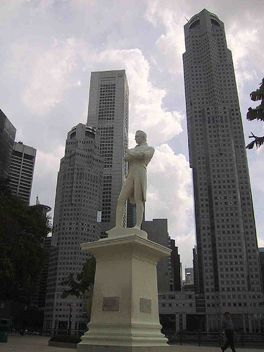 Hình ảnh Raffles statue By  Naked Singapore