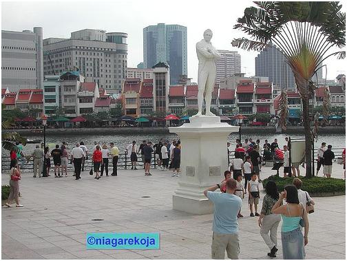 Hình ảnh Raffles statue By niagarekoja
