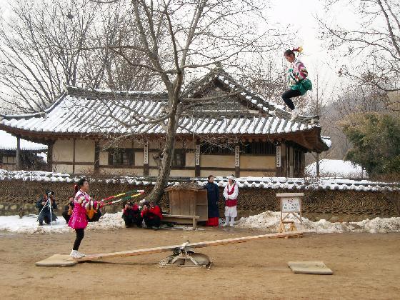 Hình ảnh Trò chơi dân gian tại Suwon - Suwon