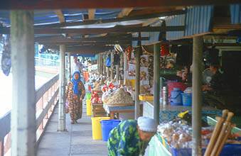 Hình ảnh Tamu Kianggeh Food Market 02.jpg - Brunei