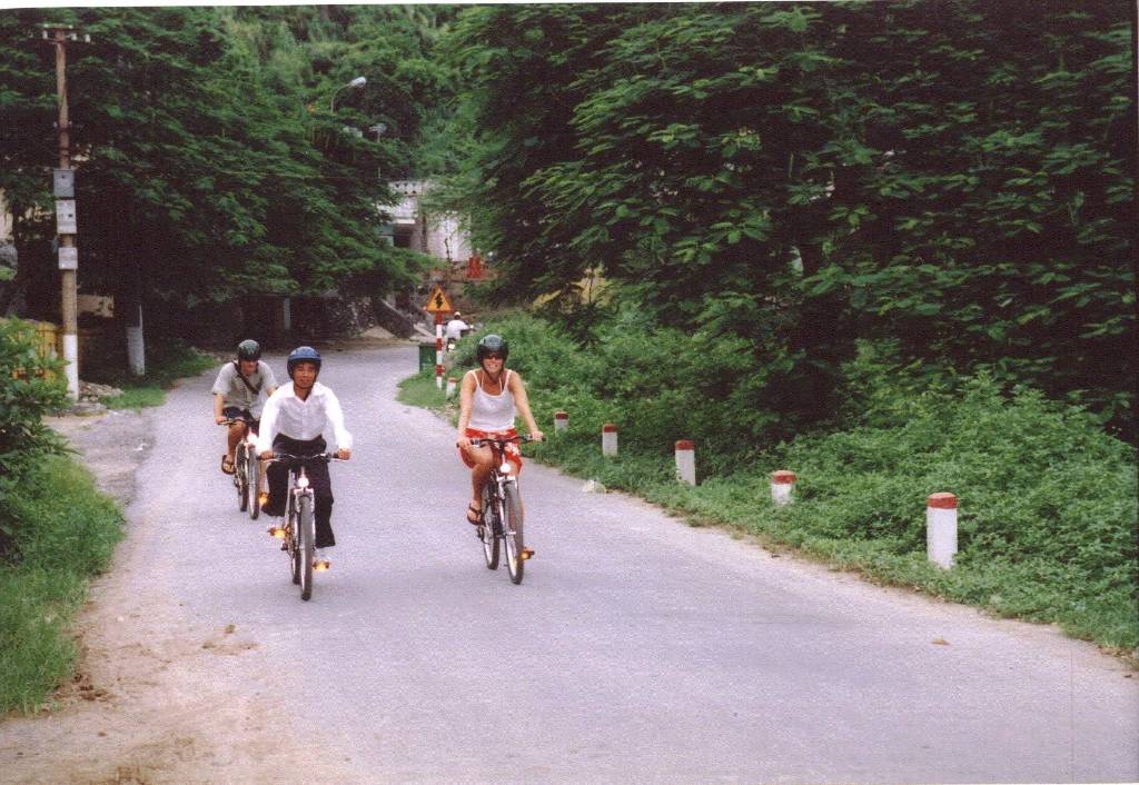 Hình ảnh bycicling 2 - Đảo Cát Bà