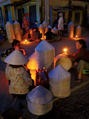Hình ảnh Anh 2 - Chợ nón Gò Găng