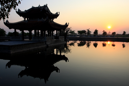 Hình ảnh Thuỷ Đình - Đền Đô