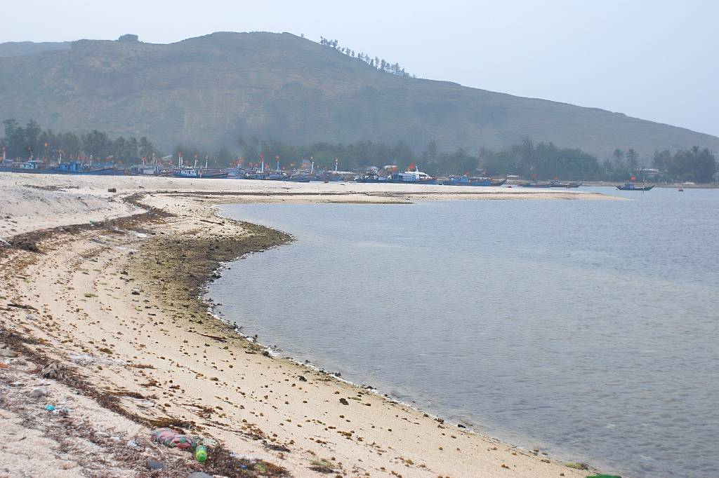 Hình ảnh vung neo dau tau thuyen ly son. - Lý Sơn