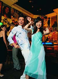 Hình bài viết Đi bar "bình dân" ở Sài Gòn