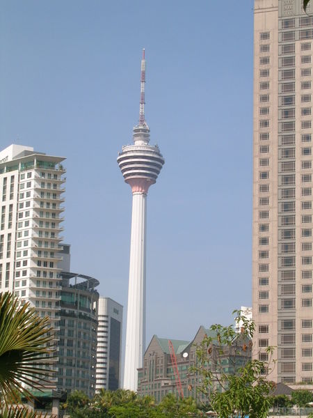 Hình ảnh 450px-KL_tower1.jpg - Tháp KL