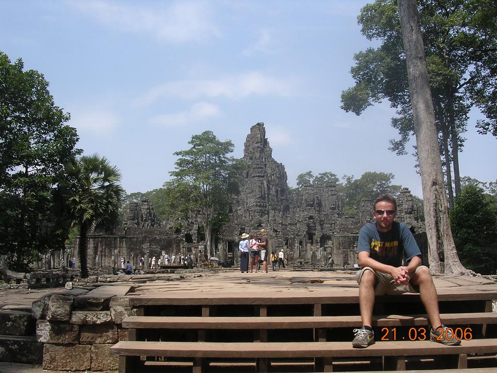 Hình ảnh Du khach chup anh o Bayon.JPG - Bayon