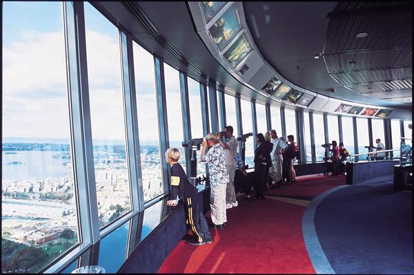 Hình ảnh Ben trong thap.jpg - Sydney Tower