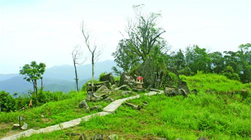 Hình bài viết Khám phá đỉnh Hòn Bà