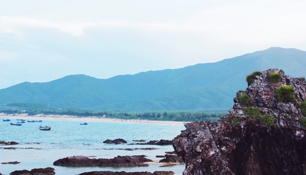 Hình bài viết Vẻ đẹp nguyên sơ gành đá Lộ Diêu