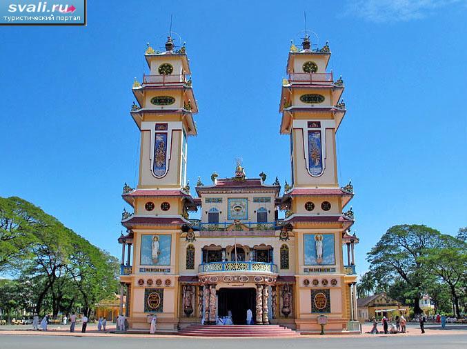 Hình ảnh Tòa thánh Cao Đài nhìn chính diện - Tòa thánh Cao Đài Tây Ninh