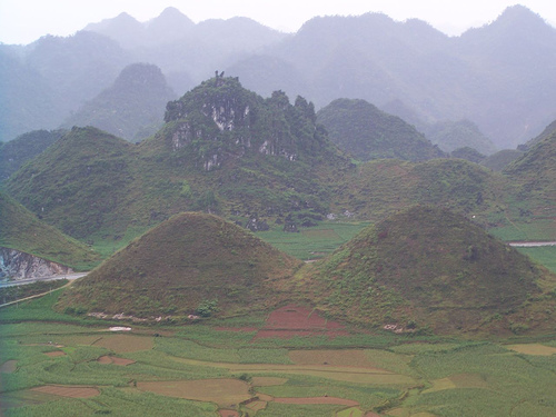 Hình ảnh Núi đôi Quản Bạ - Hà Giang