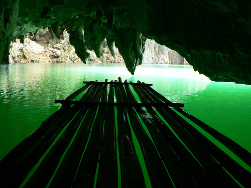 Hình ảnh Bên trong Hồ Thang Hen - Hồ Thang Hen