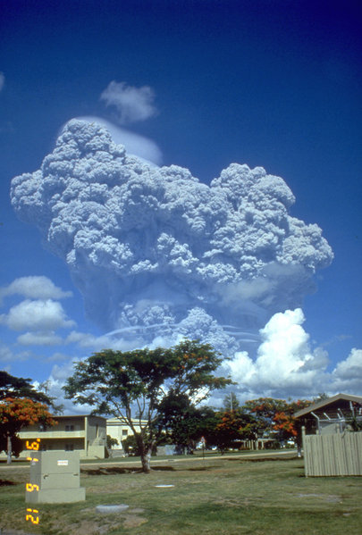 Hình ảnh Khoi boc len tu Pinatubo.jpg - Philippines