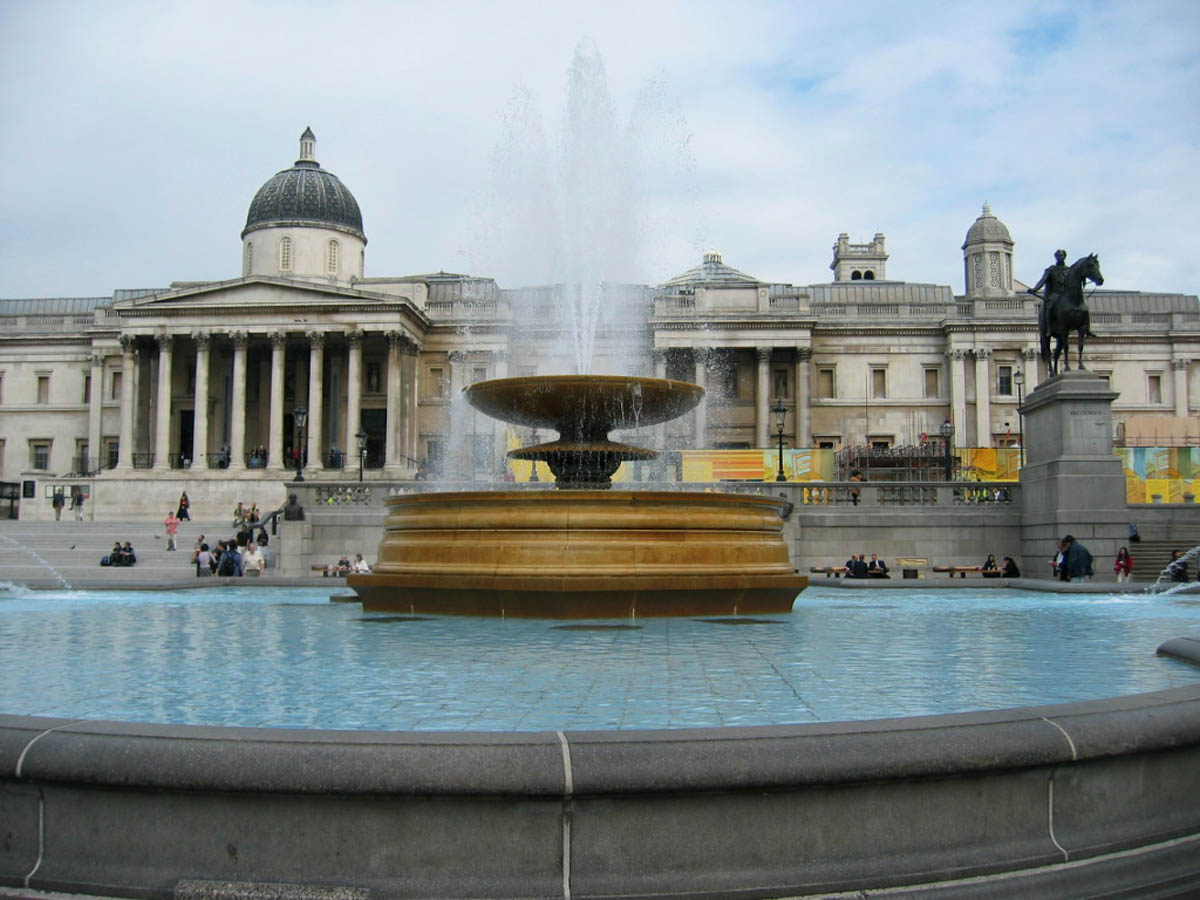 Hình ảnh Vòi phun nước tại quảng trường Trafalgar - Quảng trường Trafalgar