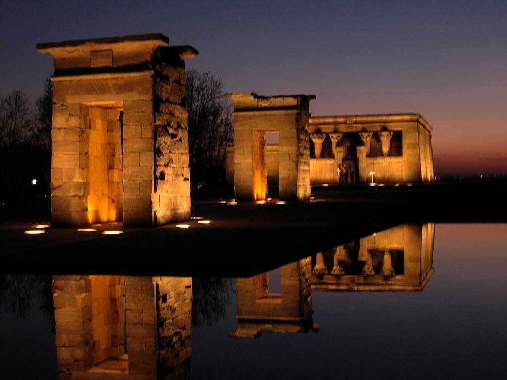 Hình ảnh Về đêm debod - Đền Debod