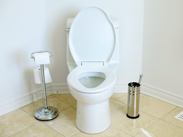 Hình bài viết Nổ trong toilet khách sạn, 4 khách nhập viện