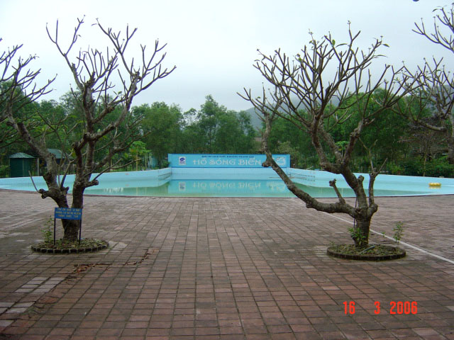 Hình ảnh Hồ sóng biển cho tuổi trẻ hiếu động.  - Suối nước khoáng nóng Thanh Tân