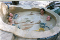 Hình bài viết Tắm bùn khoáng nóng ở khu du lịch Tháp Bà