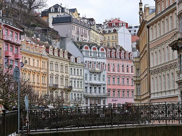 Hình bài viết Karlovy Vary - Thành phố suối khoáng