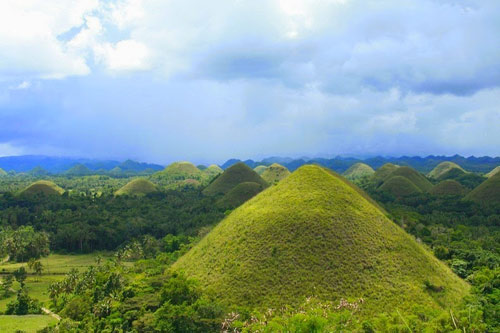 Hình bài viết Đẹp ngỡ ngàng ngọn đồi "Sô-cô-la" ở Philippines