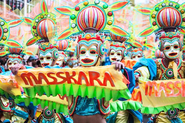 Hình bài viết Rực rowc sắc màu lễ hội Masskara,Philippines