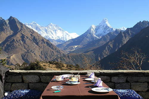 Hình bài viết Ghé thăm khách sạn cao nhất thế giới trên đỉnh Everest