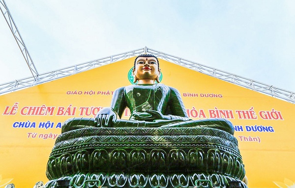 Hình bài viết Tượng Phật Ngọc hòa bình thế giới đến Bình Dương