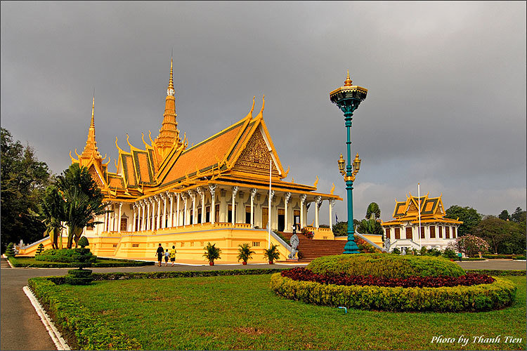 Hình ảnh Cung điện hòang gia 5 By Google.jpg - Cung điện Hoàng gia Campuchia