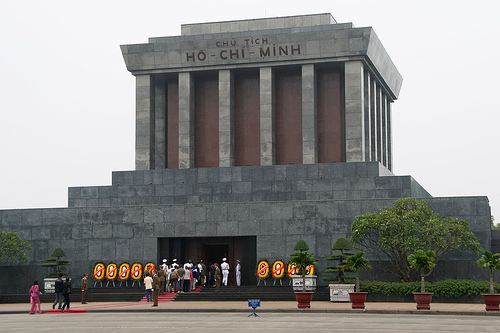 Hình ảnh Lăng chủ tịch Hồ Chí Minh nhìn chính diện - Lăng chủ tịch Hồ Chí Minh