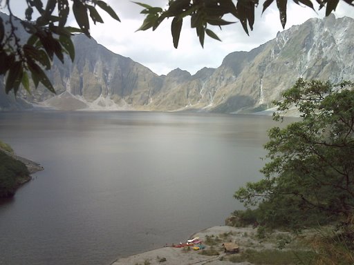Hình ảnh Ho tren nui Pinatubo.JPG - Núi lửa Pinatubo