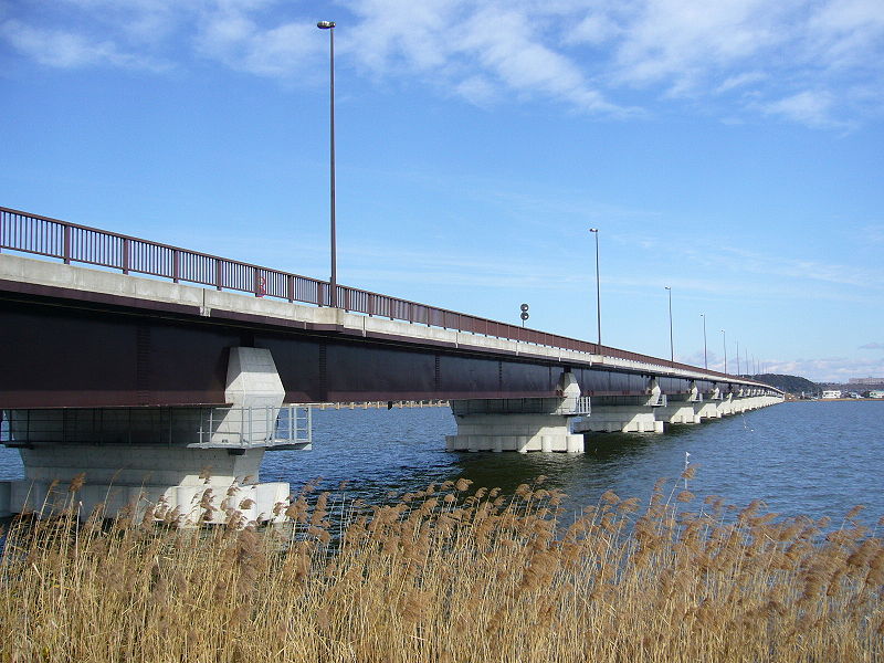 Hình ảnh Một cây cầu dài nơi giao lưu qua lại giữa thành phố Kashima và các tp khác - Kashima