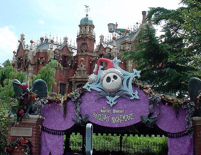 Hình ảnh Khu nhà ma quái một trò chơi nổi da gà tại Disneyland - Tokyo Disneyland