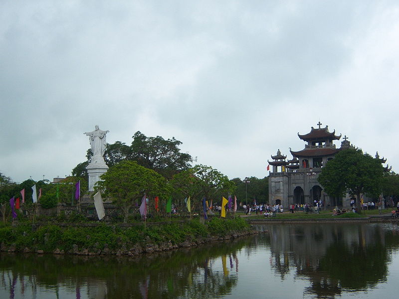 Hình ảnh Nhà thờ Phát Diệm nhìn từ bên ngoài - Nhà thờ Phát Diệm