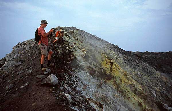 Hình ảnh Chụp ảnh miệng núi - Núi lửa Krakatau