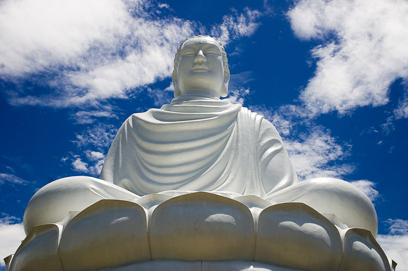 Hình ảnh 800px-Buddha_statue,_Nha_Trang - Nha Trang