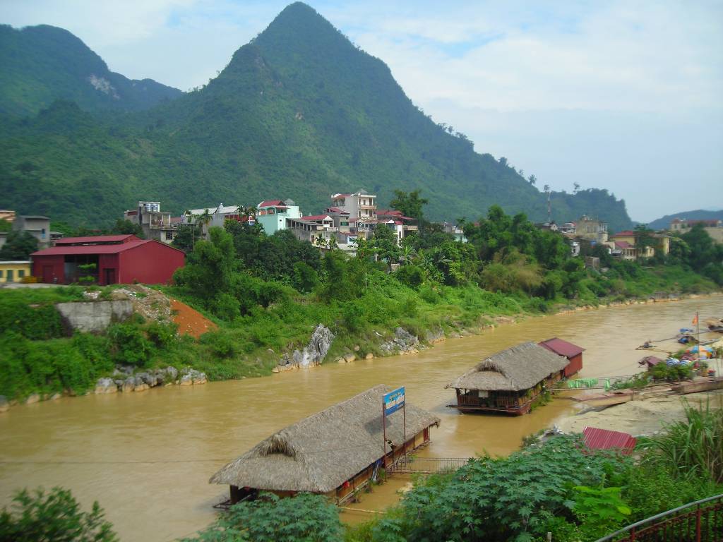 Hình ảnh Sông Lô chảy qua Hà Giang - Hà Giang