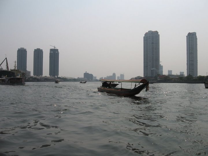 Hình ảnh Trung tâm Bangkok nhìn từ sông Chrao Phaya - Thái Lan