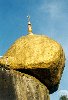 Hình ảnh Chùa núi vàng trên tảng đá - Chùa Kyaikhtiyo